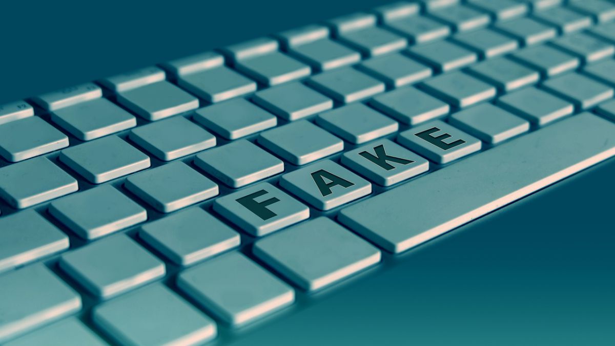 Keyboard with word: Fake