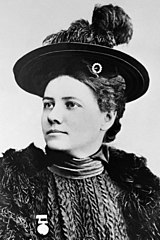 Formal portrait photo of Nellie Bly, facing to her right